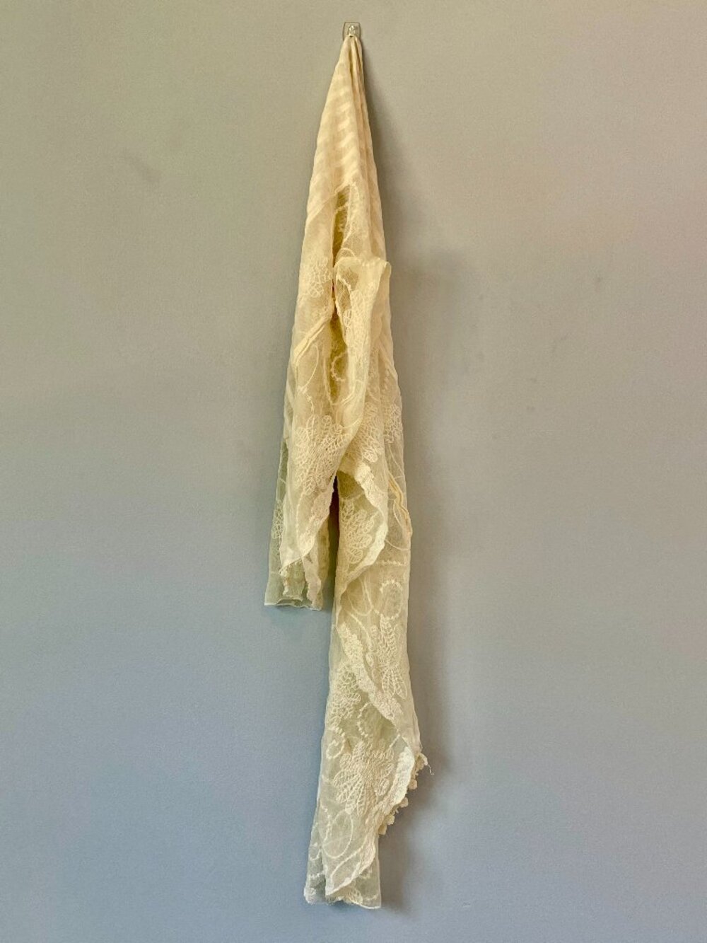 Vintage White Lace Scarf/Shawl/Wrap - Picture 2 of 6